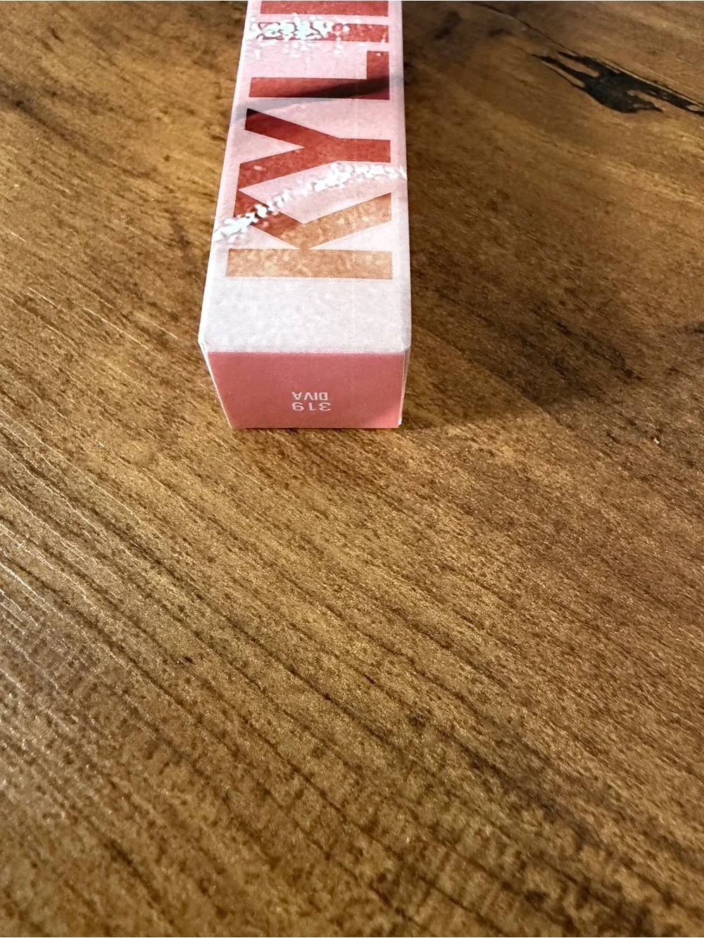 Kylie High Gloss in DIVA BNIB - Full Size!